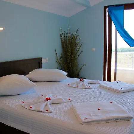 Hotel Emir 2*